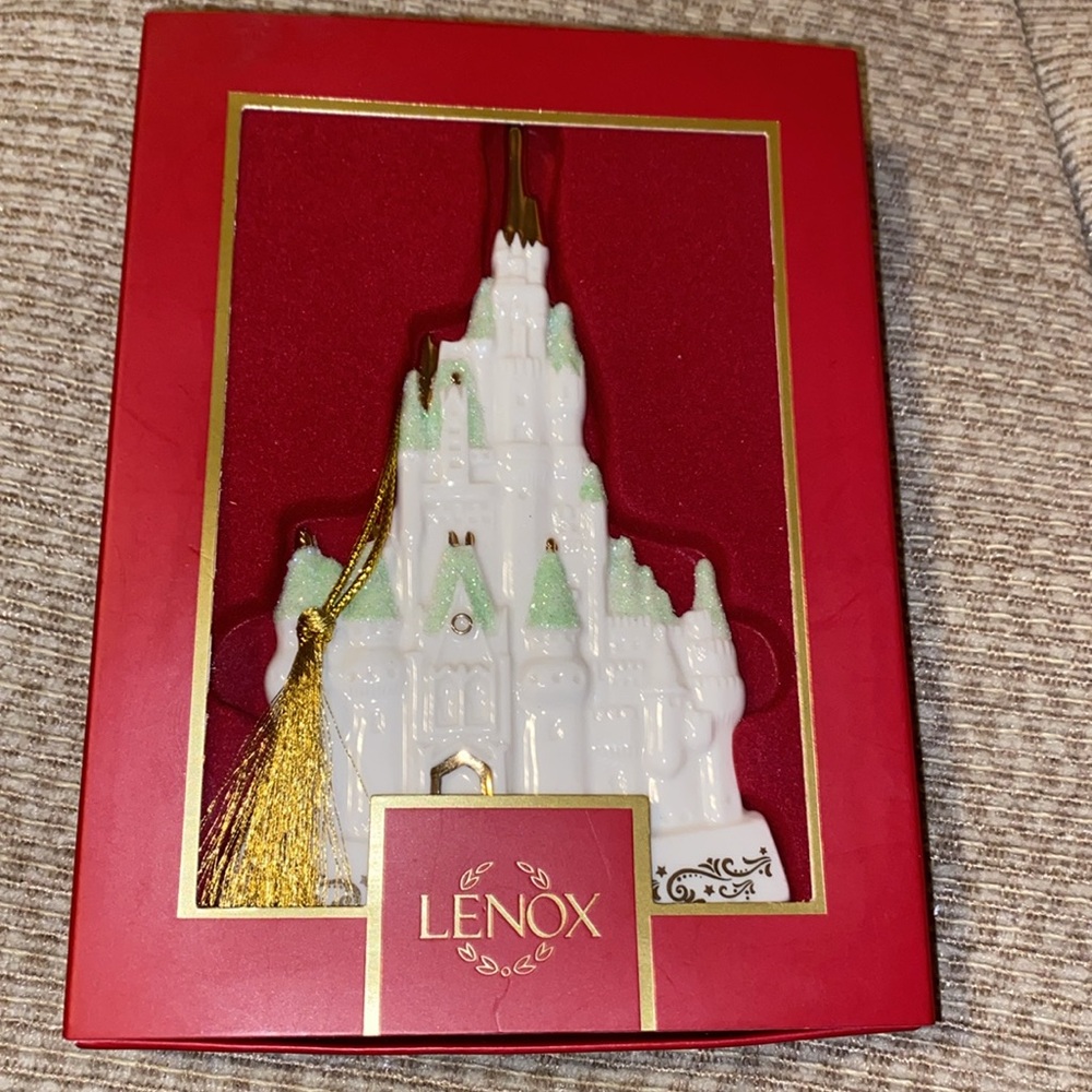 🏰 NWT Lenox Disney Cinderella Castle